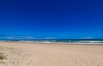 Chalé Beira-Mar com Piscina Privativa e Varanda em Barra do Jacuípe - Foto 2