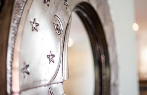 Upscale Moosehead lake Suite downtown Greenville - Foto 34