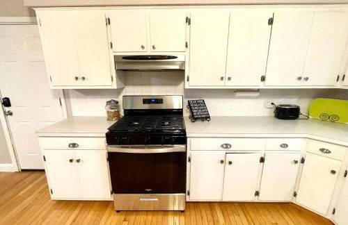 Large Private Ranch - Master Bedroom Suite with King Bed and private Bathroom - Fenced Yard - Pets & Kids Welcome - Pool Table - Foto 17