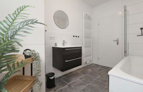 Design am Rhein I Traumlage Rheinufer I 3BR I Küche I öffentl Parkplätze I helloYOU apartments x BRIGHT Collection - Foto 54