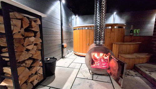 Stylish Escape With Wood-Fired Hot Tub - Foto 2