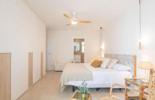 In front of SEA & CENTER - Foto 37