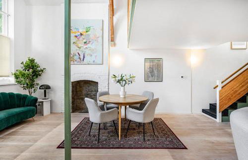 Schoolbell Mews full 3 bedroom 2 bathroom architect designed mews house Fabulous Bow, Victoria Park Location - Foto 18