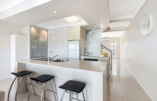 Noosa Entrance Waterfront Resort - Photo 75