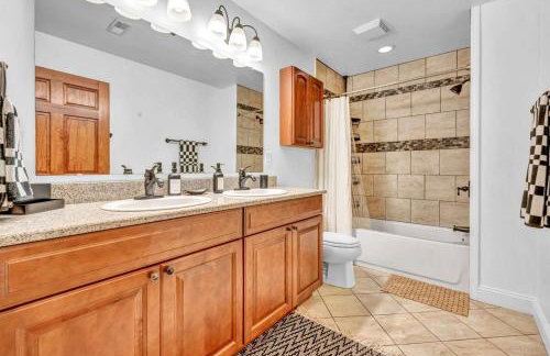 Lofts on E 4th, WALK TO CAVS, Sleeps 6 - Foto 3