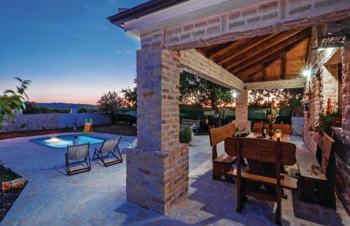 Dalmatian stone house with pool - Photo 2