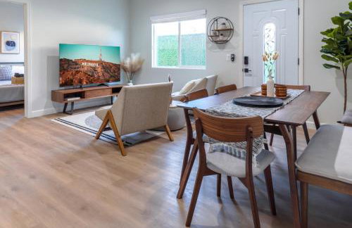 Disneyland Group Villa I Spacious Home for 22 w Game Room, Pool Table & EV Access - Foto 2