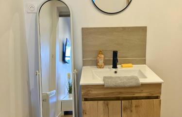 Beau Duplex moderne et calme - gare & centre - idéal pro-couple-famille - Foto 5