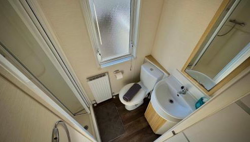 Marton Mere - 3 Bedroom Caravan- by Holiday Homes - Foto 2, Shower