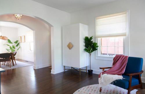 A bright, peaceful retreat designed for comfort and ease - Foto 6