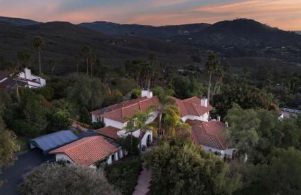 Private Estate w Pool Hot Tub Fire Pit Near Encinitas The Ranch by AvantStay - Foto 79
