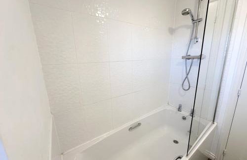 Coral House by Blue Skies Stays - Foto 11