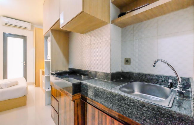 Homey And Well Design Studio Transpark Cibubur Apartment - Foto 6