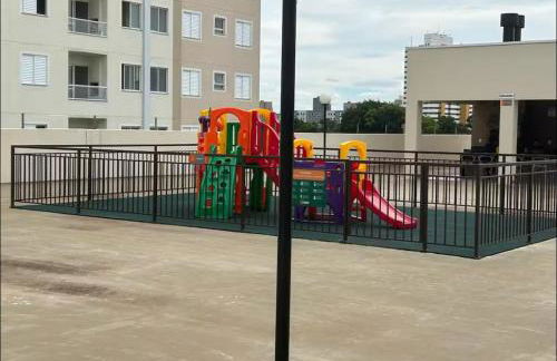 Quarto com cama de casal bem aconchegante - Foto 29