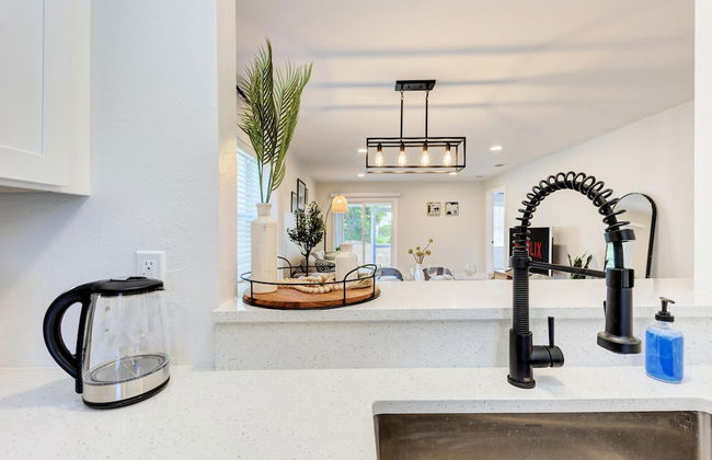 Charming Florida Beach Home w King Bed Patio - Photo 26