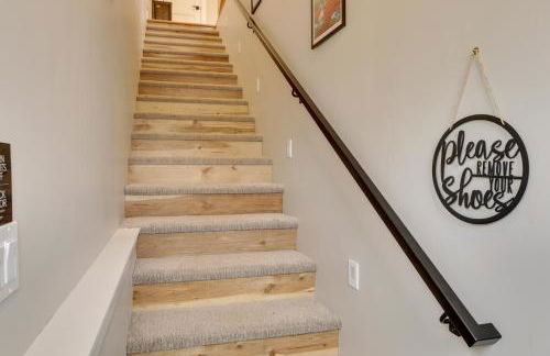 Anchorage Apartment with a View about 3 Mi to Airport - Photo 23