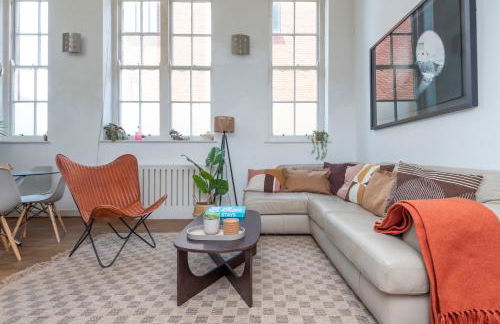 Bright and Spacious 3BDR Loft by Tooting Broadway - Photo 11