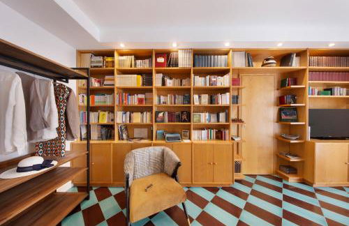 The Literary House - Photo 4