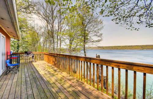 < 1 Mi to State Park: Trumansburg Cottage w/ Deck! - Foto 2
