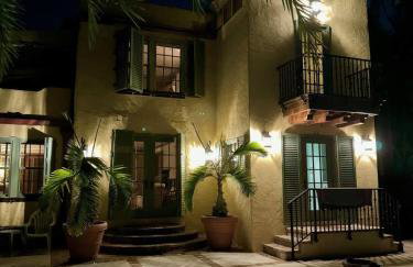 Casa Delfino - Savor Old World Charm with a Lush Poolside Retreat - Foto 15