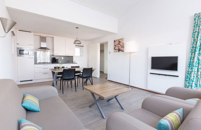 Detached Single Story Holiday Home Near the Sea - Photo 9