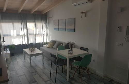 APT 5 - Apartamento en la playa de El Palo - Photo 1