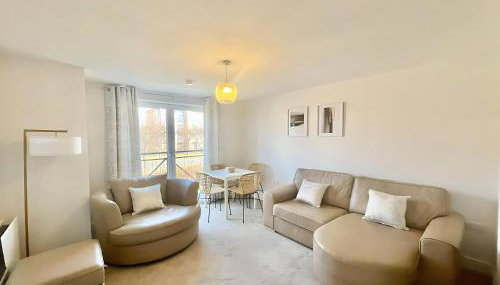 Pass the Keys Next to Braehead - Free Parking - Foto 1, Other