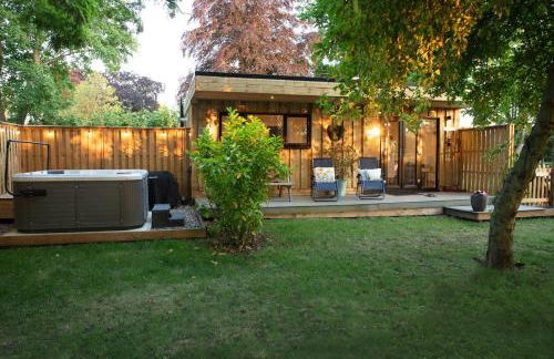 Luxury Chestnut Lodge with Hot Tub and Games Room - Foto 1