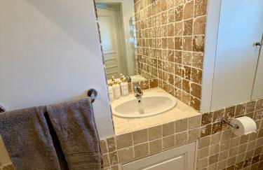 Prestigious villa in Cannes with stunning sea views - Photo 9