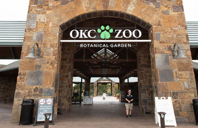 Vintage Gem in Prime Location Cozy 1BR Oasis - Photo 26