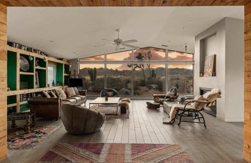 The Outlaw By The Cohost Company - Foto 33