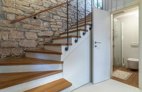 Gorgeous Home In Kresini With Wifi - Photo 19