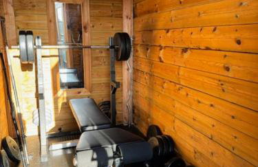 City Stay with Jacuzzi Gym Free Parking 2 Spaces - Photo 18