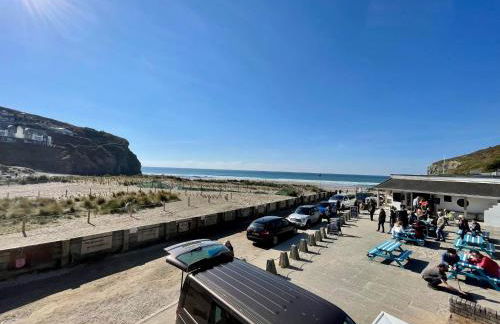 Whispering Waves in Porthtowan, Beachfront Apartment - Photo 4