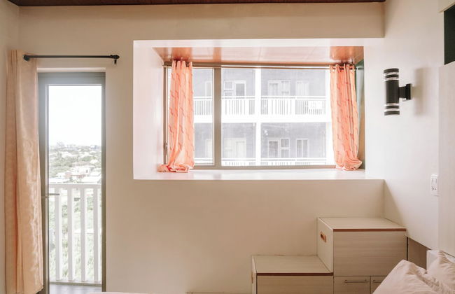 Sleek & Stylish Urban Loft - Photo 15