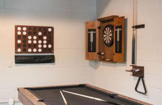 Modern Cabin with Luxury Gym, Firepit + Game Room! - Foto 25