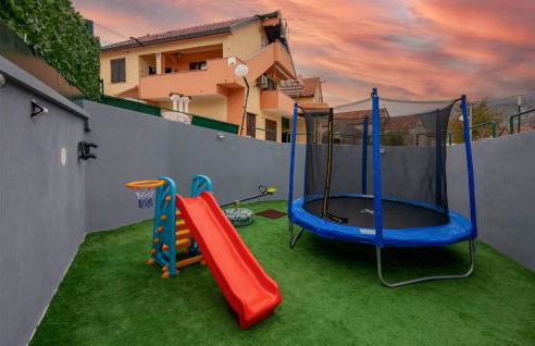 Amazing Home In Mijaca - Photo 13