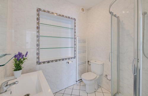 G-Fast fertig gestelltes Inserat- Moderne grosse Villa, 5 Min fussläufig zum Strand,Pool,Klima - Foto 17