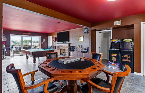 New Renovated 5BD Home with Hot Tub Sauna & Game Rm - Foto 5