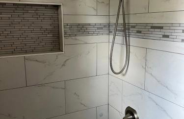 Kingwood Cottage - 10 mins from IAH - Lake Front - Foto 23