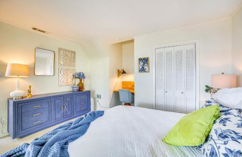 Live Lake Life! Enchanted Oaks Gem with Private Dock - Foto 13