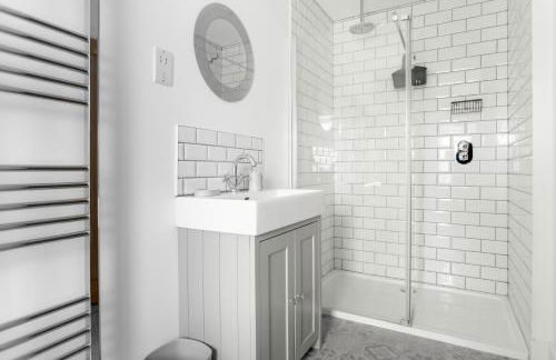 Large Modern Scenic 4 Bedroom Townhouse - Foto 45