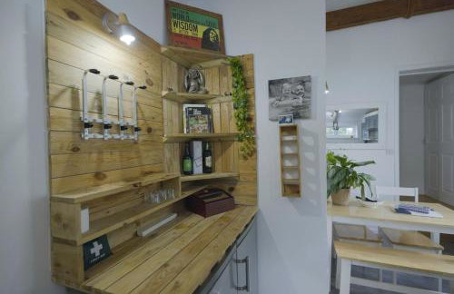 Quirky & cosy 1 or 2 bedroom house in peaceful village - Photo 7