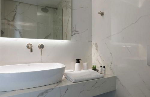 Sunshine Suite by Athens Riviera Suites - Photo 14