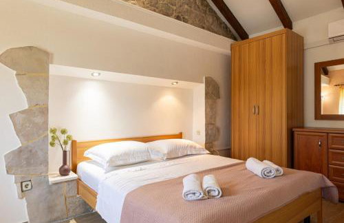 Villa Bella Pietra with private pool, sauna - Photo 24