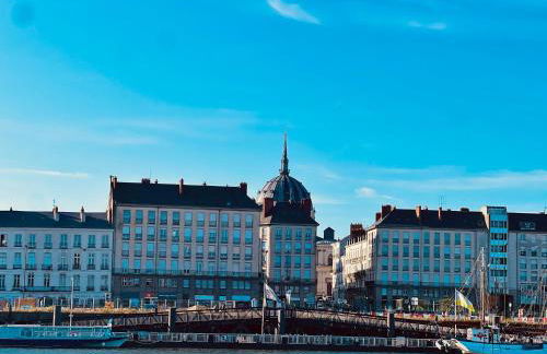 E&Y - Gare SNCF - Cité Congrès - Centre - Parking - Foto 27