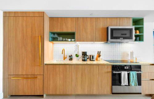 From 43th Floor a Luxury Condo Awaits For You! - Foto 8