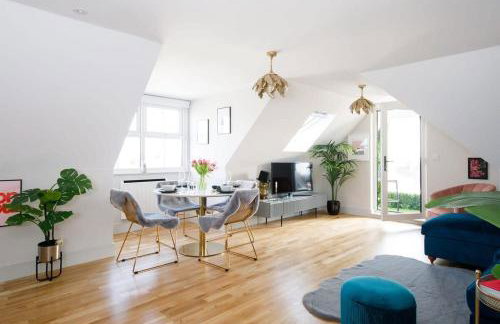 Luxury Penthouse ~ Super King Bed 5 min to Beach - Foto 7