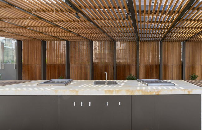 Modern Apartment in Darling Harbour - Photo 19