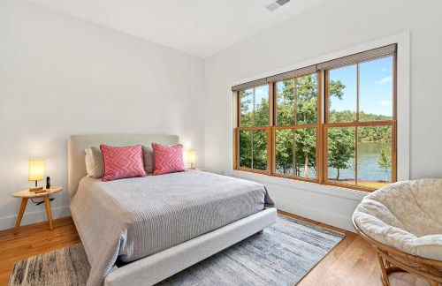 Dockside of the Moon - Photo 45